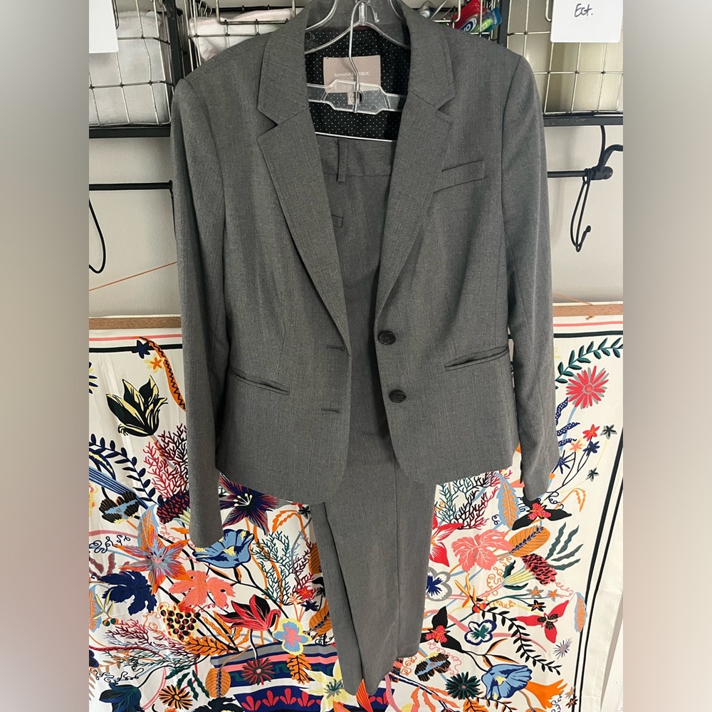 Gray Banana Republic Suit set